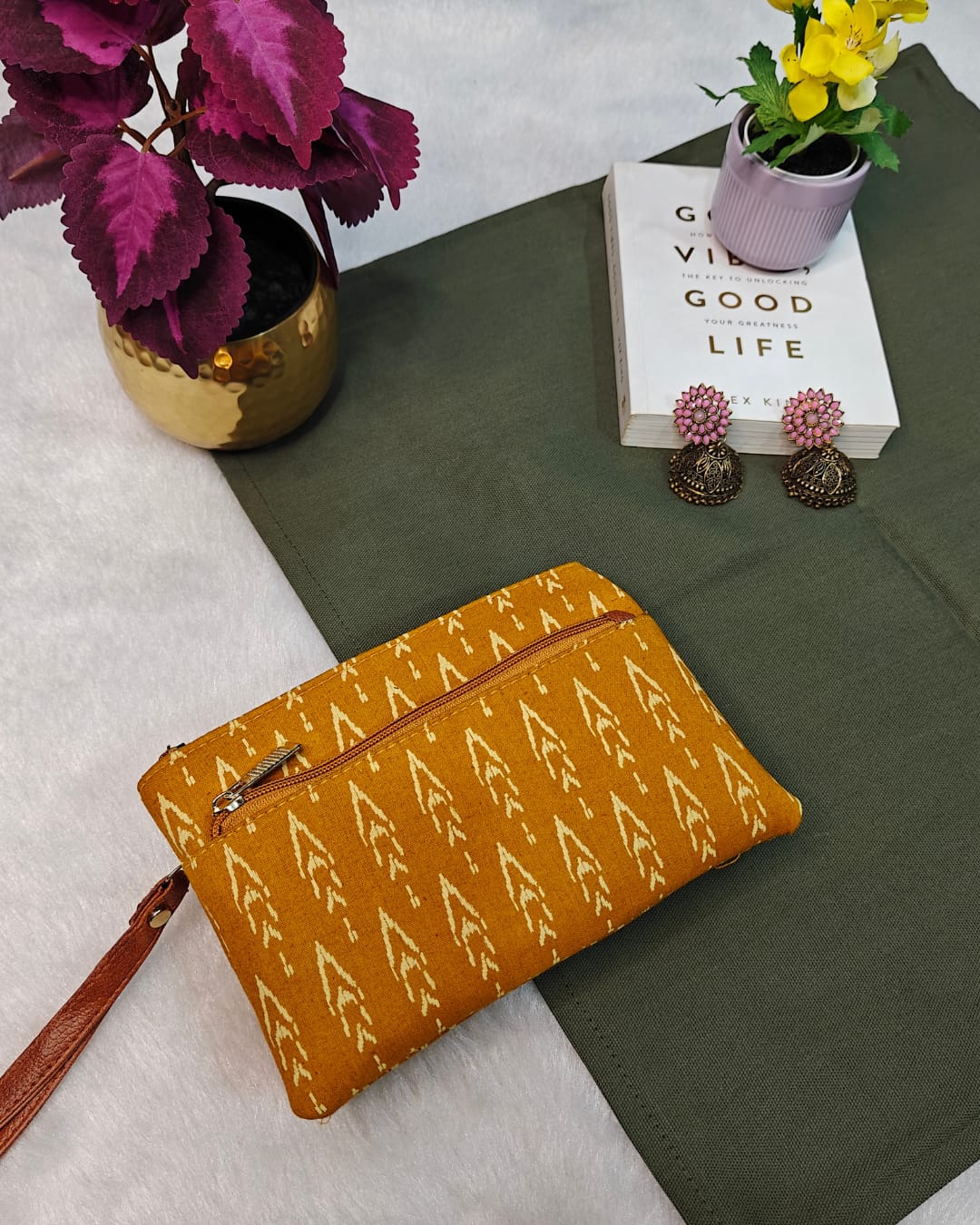 Multizip ikkat pouches