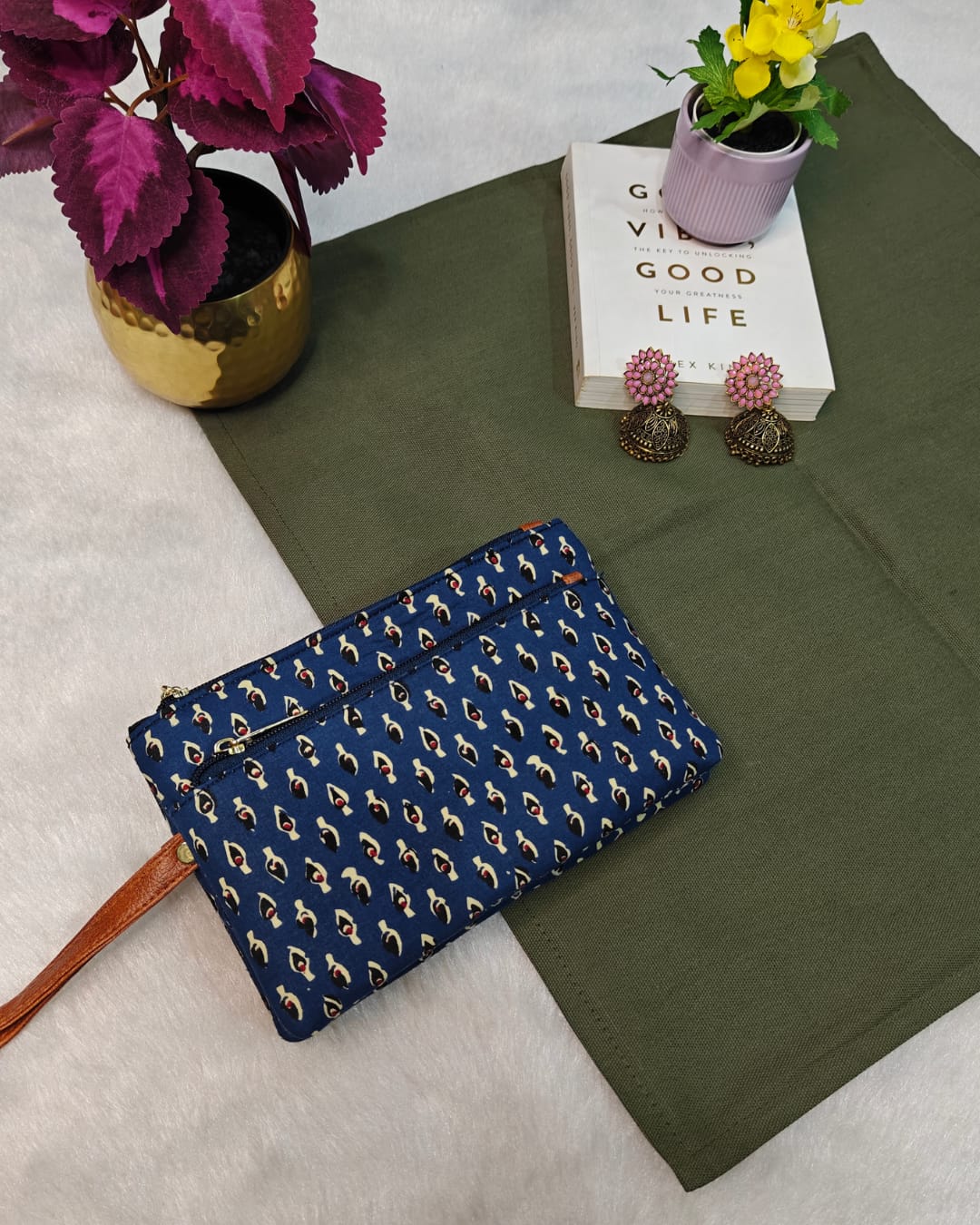 Multizip ikkat pouches