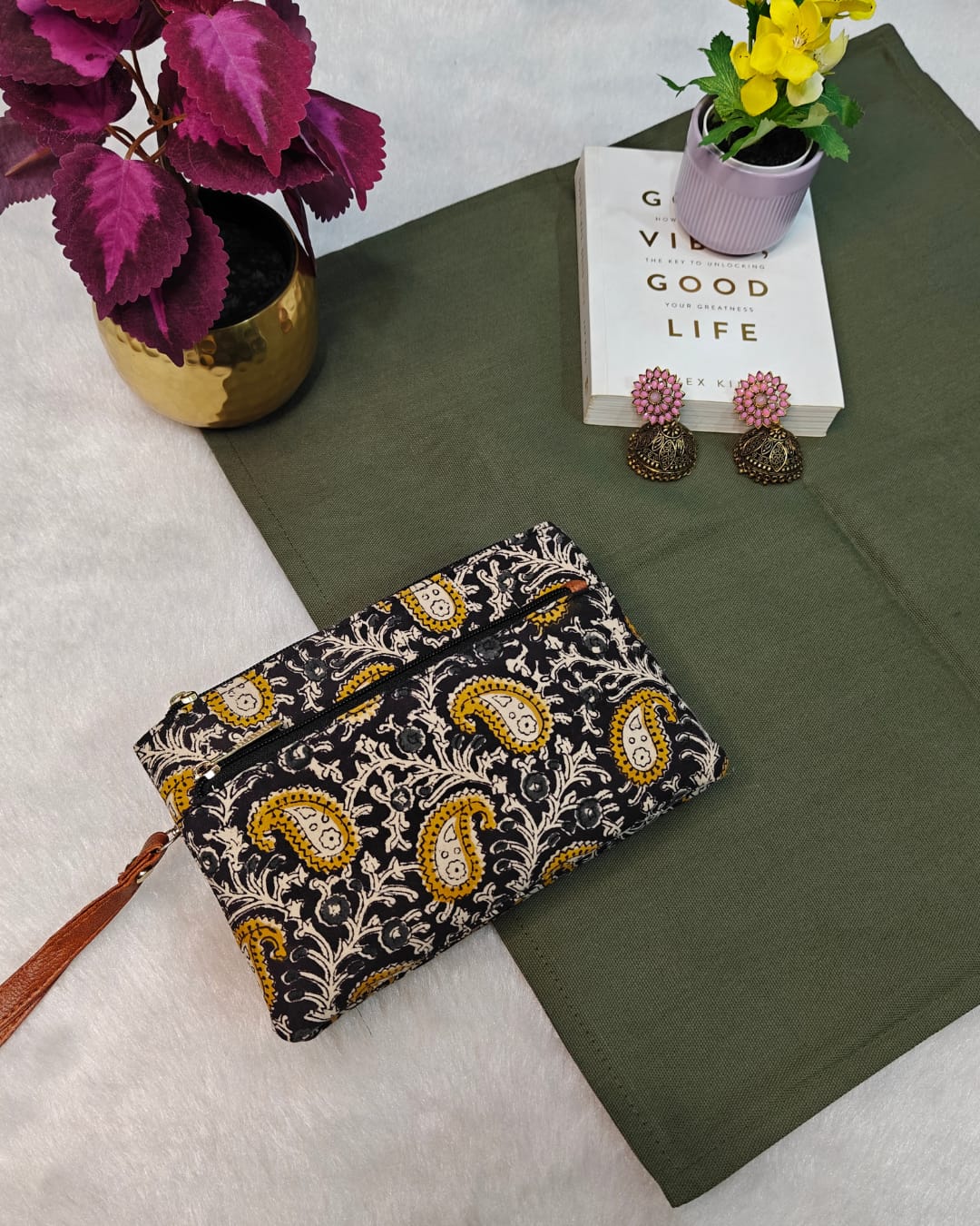 Multizip ikkat pouches
